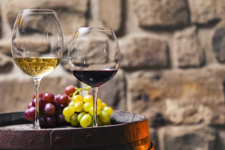 Как влияют красные и белые вина на артериальное давление?