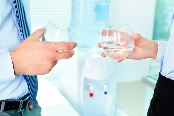 Доставка воды в офис: перспективное вложение средств в здоровье или неразумная трата денег?