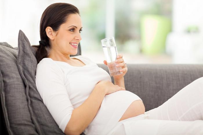Сколько воды необходимо беременной женщине