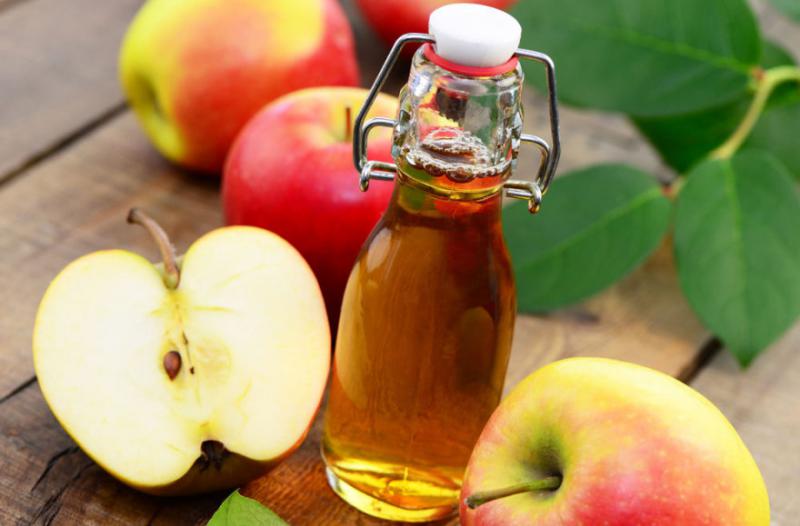 Вода и уксус из яблок как средство для здоровья кожи