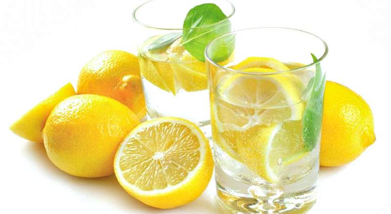 Есть ли польза от воды с лимоном
