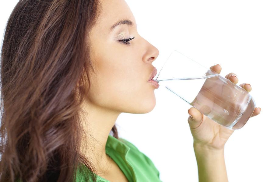 Почему для похудения необходимо пить воду