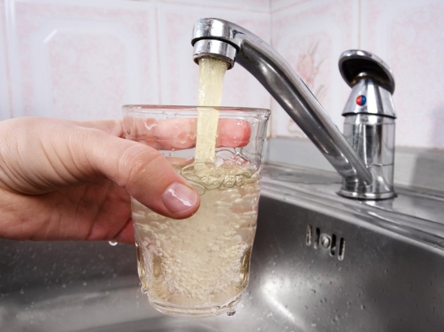 Какую воду мы пьем из-под крана? Какую воду мы пьем из-под крана?