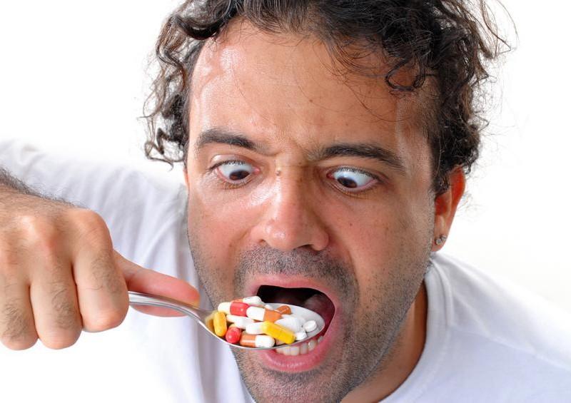 Может ли навредить лекарство и как пить таблетки?
