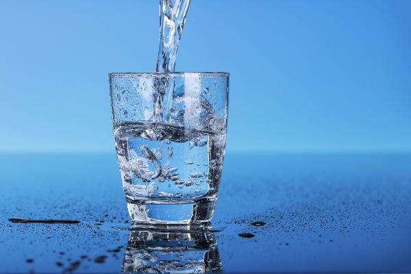 Как похудеть при помощи питьевой воды